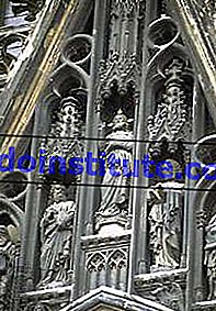 Perincian pedimen di Katedral Cologne, Cologne, Jerman.
