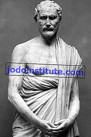 Демостен, мраморна статуя, детайл от римско копие на гръцки оригинал от ок. 280 bce; в Глиптотек на Ny Carlsberg, Копенхаген.