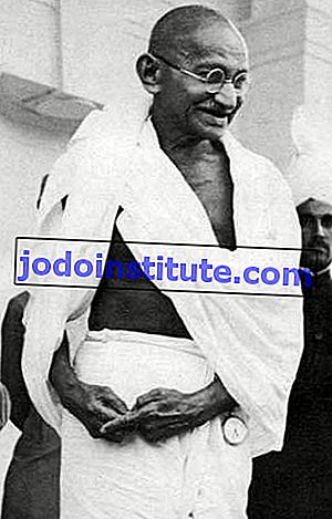 Mohandas K. Gandhi, känd som Mahatma (”Great Soul”), indisk nationalistledare.