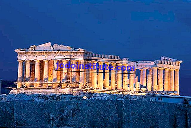 Parthenon, Atina gece manzarası.